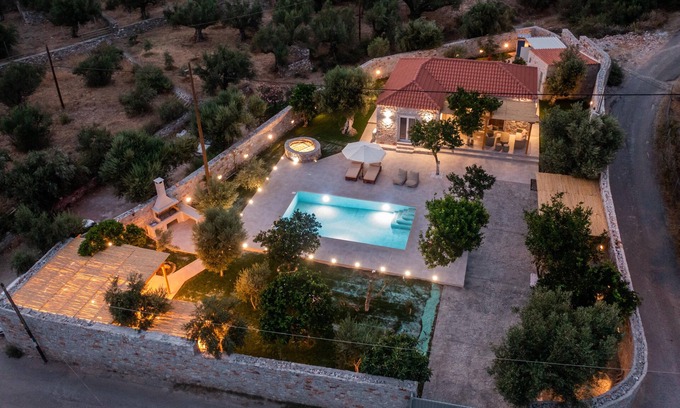 East Mani Villa | Private villa with pool near the sea!