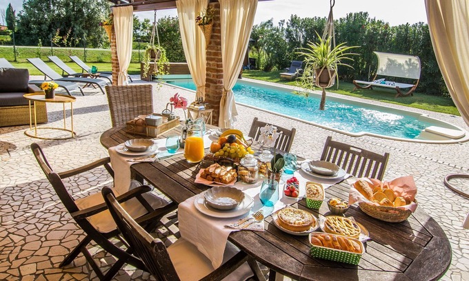 Ca' Pirami Villa | Private Villa with hot tub, private pool, WIFI, A/C, TV, pets allowed, panoramic view, parking