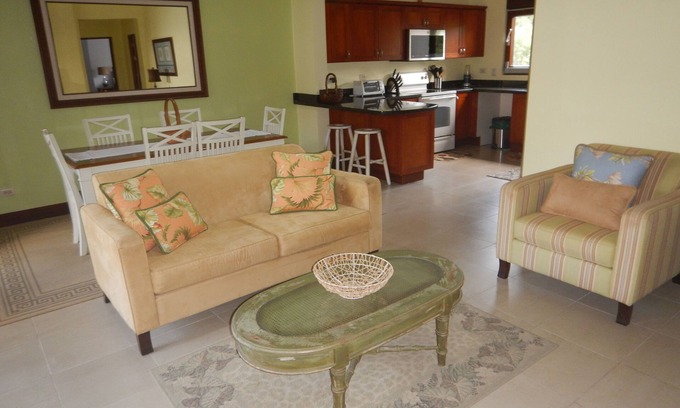 Buenos Aires House | Privite access to the beach, family sized condo, private parking,