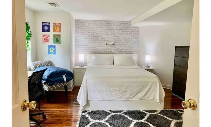 Reed-Cooke Apartment | Pro Clean 96-Walk Score Adams Morgn/U St Cozy!