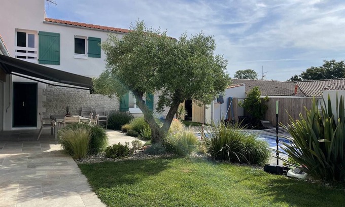 Dompierre-sur-Mer House | Proche La Rochelle avec Piscine et Jacuzzi privés