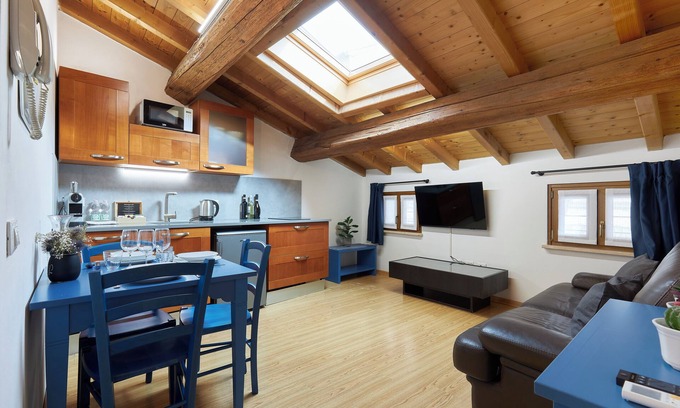 Sud-Est Apartment | PROFESSOR'S NEST 11 - VERONA APARTMENTS