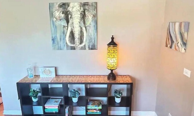 Arlington Heights House | PROMO 10% WEEKLY 15% MONTHLY DISCOUNT 2-Car Garage Cal King Bed Fenced Yard