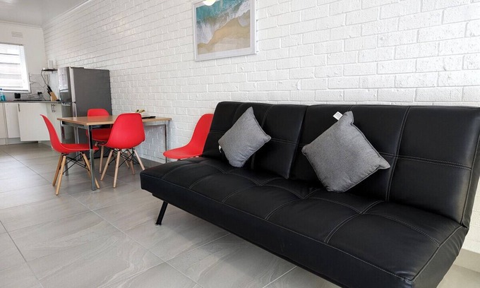 Oak Park House | *Promo!* 2-Min to Train Station!