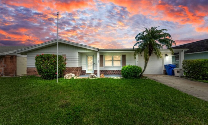 New Port Richey House | PROMO 5% weekly and 8% monthly discount!nPsalm139 Canal Front Vacation Home