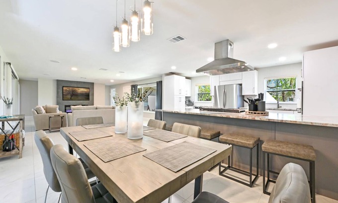 Willoughby Acres House | PROMO 5% WEKKLY/10% MONTHLY DISC.nRenovated Tropical Paradise Home with Hot Tub