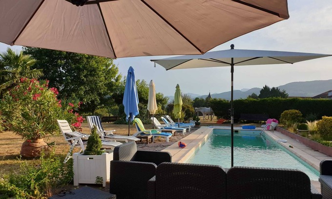 Osses Apartment | Promotion for this charming cottage in a property with swimming pool.