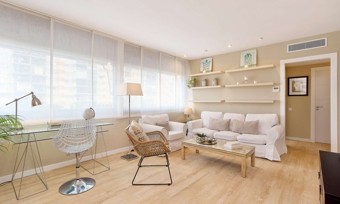 La Vall d'Hebron Apartment | Property with parking, Ac,wifi, metro & at only 8 min.from city centre by metro.
