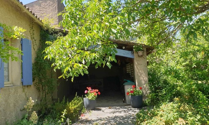 Reillanne House | Provençal house with swimming pool LUBERON in pretty village of LUBERON