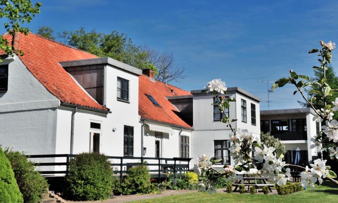 Hovedgard Bed & Breakfast | Provstegården Bed & Breakfast