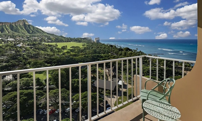 Waikiki House | Proximity at its Best! 2 Convenient Units near Queen's Surf Beach, Pets Allowed!