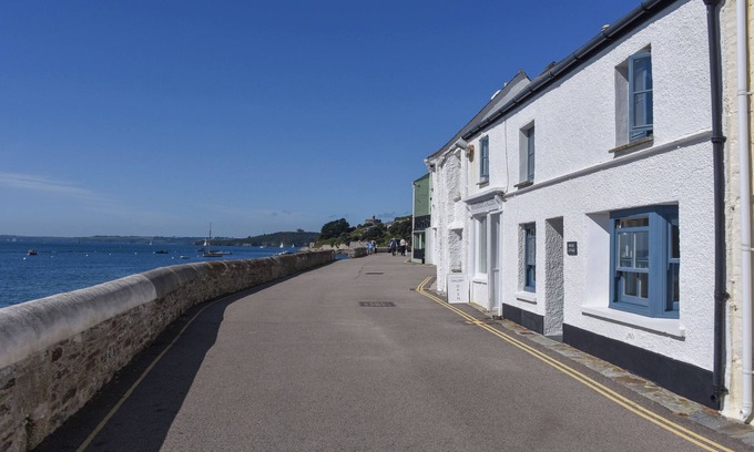 St. Mawes Cottage | PRYDES COTTAGE, family friendly, country holiday cottage in St Mawes