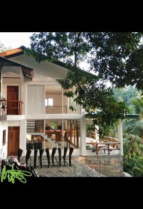 Puerto Galera House | Puerto Galera Hilltop Guesthouse -Tropical Retreat