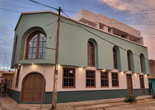 Puerto Chicama Apartment | Puerto Malabrigo, Plaza de Armas (Chicama, Peru)