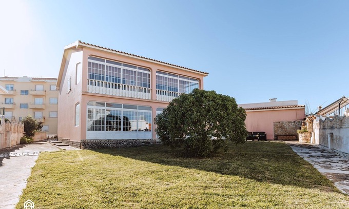 Praia de Santa Cruz House | Puerto Raval | 5 Bedrooms | BBQ & Garden