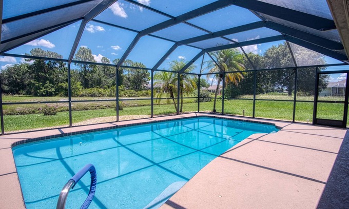 Deep Creek House | Punta Gorda Vacation Retreat with pool-15 minutes to downtown.