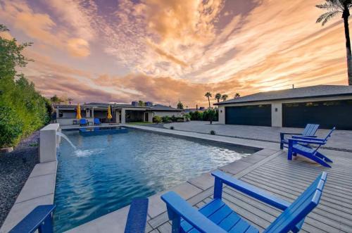 Alhambra House | Pura Vida Home - Chic Villa Saltwater Pool Spa Games