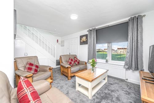 Dunfermline Apartment | Pure Home Oakley Park View By Tba