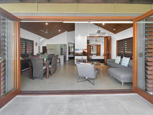 Nelly Bay Villa | Pure Magnetic Villa 9