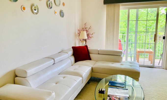 Fenton Apartment | Pure Michigan Vacation Condo near Lake and Shops