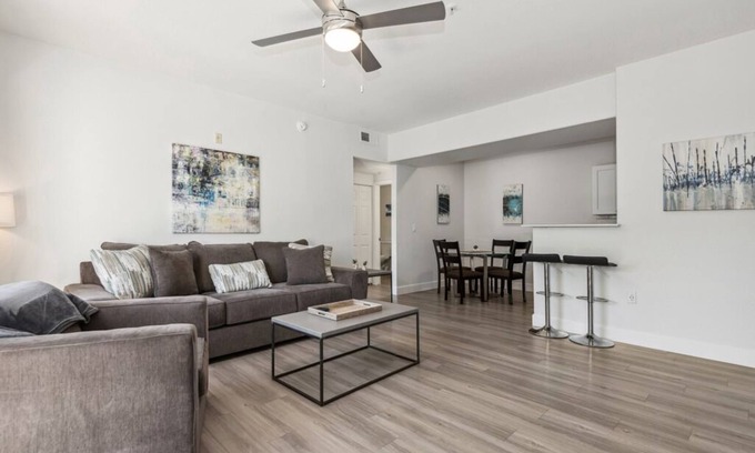 Sierra Verde at Arrowhead Ranch Apartment | Pure Suites Furnished 2 Bed Glendale Gym Pool