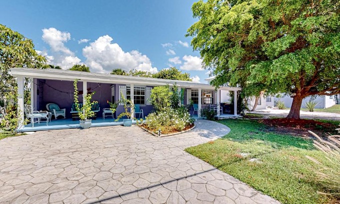 Isles of Capri House | Purple Pelican Cottage