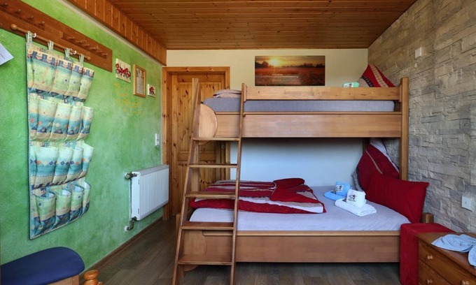 Manderscheid Apartment | Quadruple Room #3 - Chapel Courtyard