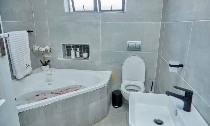 Harare House | Quaint 3-bedroom house with WiFi in vibrant Harare