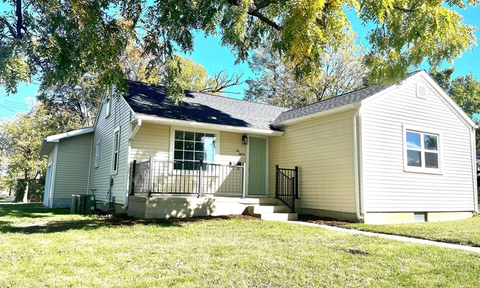 Shelbyville House | Quaint and colorful with fun amenities!