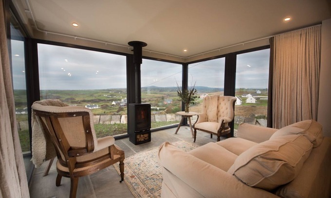Doolin Cottage | Quaint and Luxurious Cottage overlooking Doolin and the Aran Islands