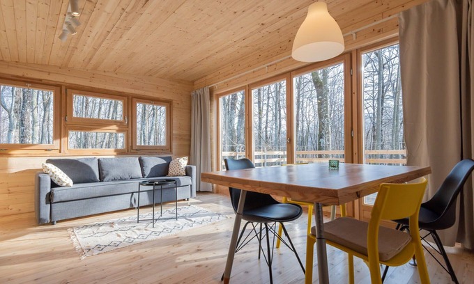 Lovinac Ski Chalet | Quaint Chalet in Drenovac Raducki Among Trees