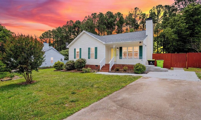 Holly Springs Cottage | Quaint Cottage of Holly Springs