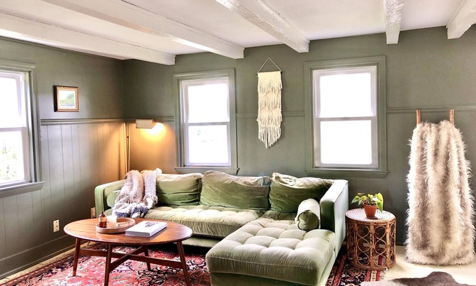 Wiscasset House | Quaint & Cozy 1830s Cape- Central Location!