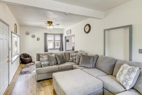 Fairbury House | Quaint Family Retreat in Fairbury!