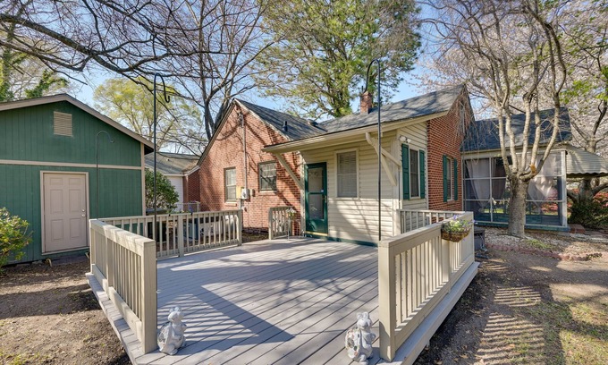 Goldsboro House | Quaint Goldsboro Home w/Screened-In Porch!