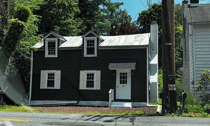 West Trenton House | Quaint Historic Colonial in West Trenton Ewing New Jersey