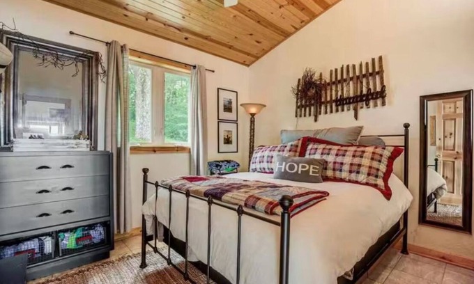 Le Sueur County Cabin | Quaint Lake Tetonka Cottage!