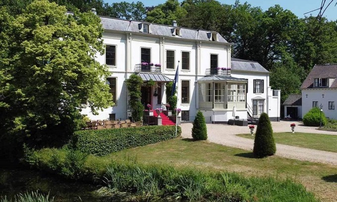 Eerbeek Hotel | Quaint Retreat for Two Near with Easy Cycling Routes Nearby - 3 Units