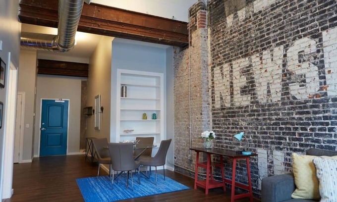Quality Hill Apartment | Quality Hill 1BR Loft in Historic Building