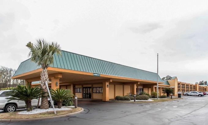 Savannah Hotel | Quality Inn Midtown