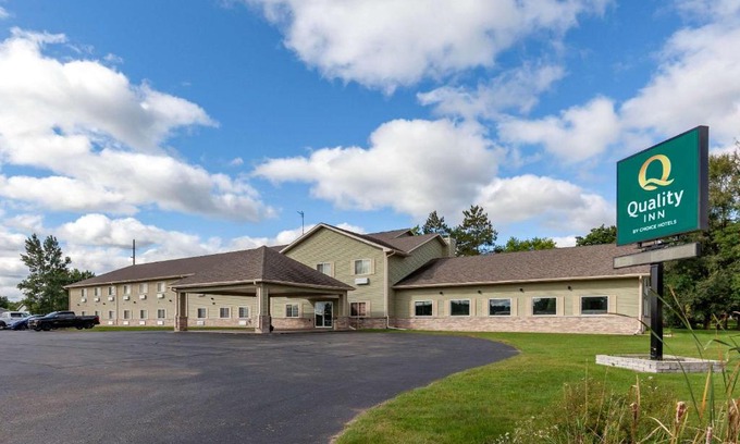 Redgranite Hotel | Quality Inn Redgranite