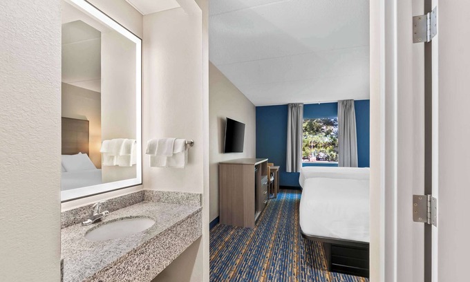 Shepherdstown Hotel | Quality Inn Shepherdstown