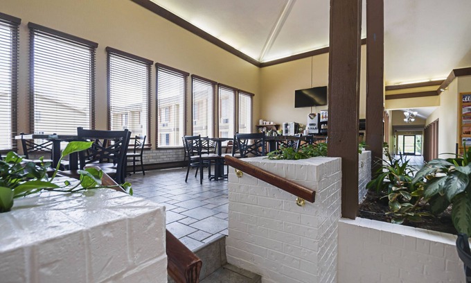Eckhart Mines Hotel | Quality Inn & Suites Frostburg - Cumberland
