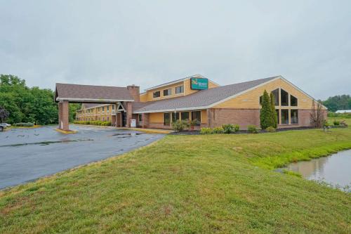 Harrington Hotel | Quality Inn & Suites Harrington - Milford