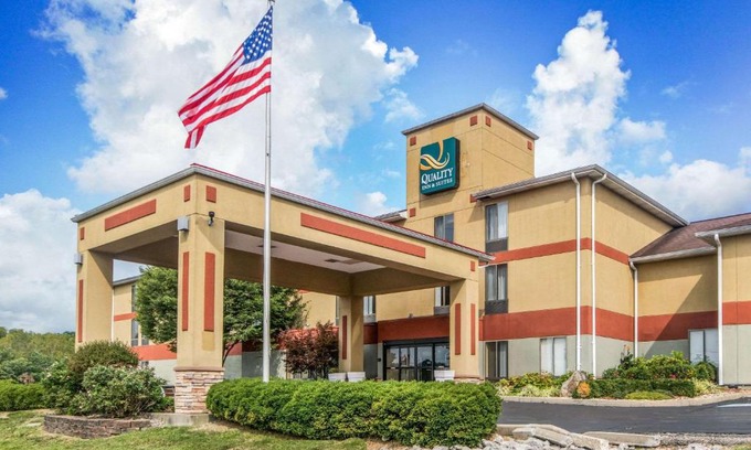 Greendale Hotel | Quality Inn & Suites Lawrenceburg