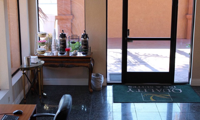 Mira Costa Hotel | Quality Inn & Suites Oceanside near Camp Pendleton