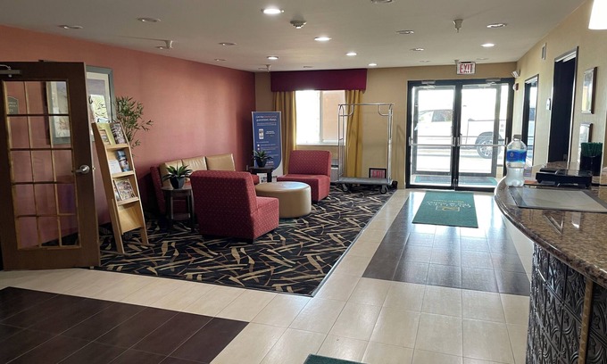 Mount Pleasant Hotel | Quality Inn & Suites