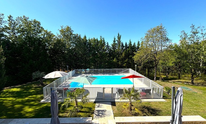 Veyrines-de-Domme House | Quality property with AC, garden & private fenced pool in Black Perigord
