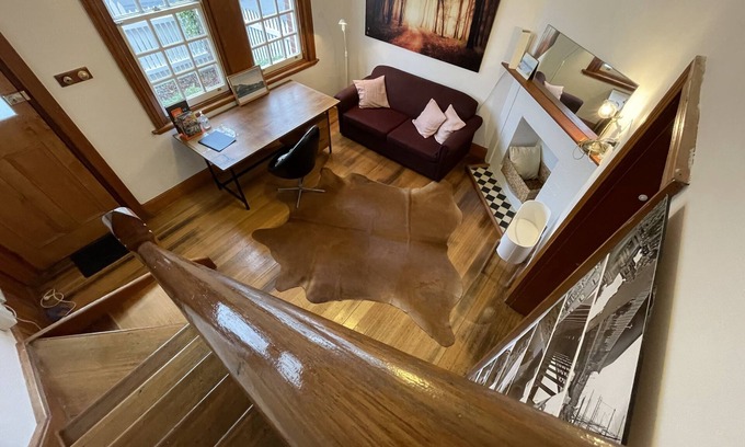 West Hobart House | “Quarry” town house in charming West Hobart - 5 mins from the city!