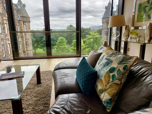 Laurieston Apartment | Quartermile Luxury Landing Apartment